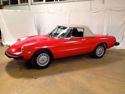 null ALFA ROMEO 1975 SPIDER 2L origine USA. 75240 miles à remettre en route dossier...