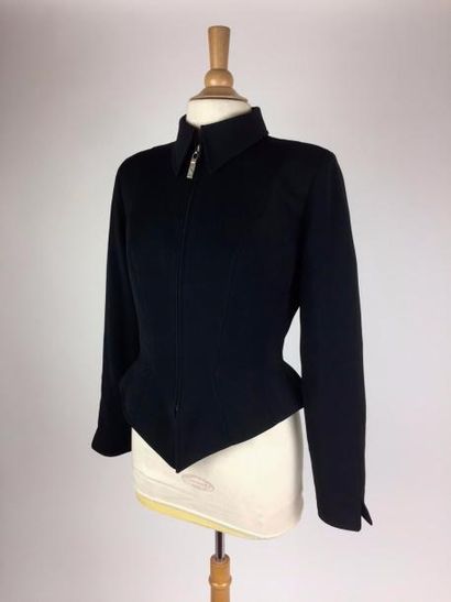 null MUGLER VESTE courte en viscose noire. Fermeture éclair. T. M. Bon état.