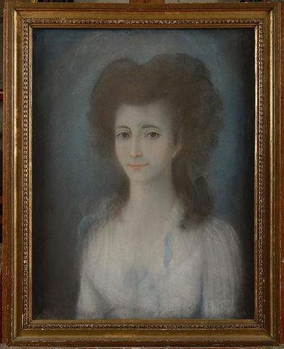 null ECOLE FRANCAISE début XIXème siècle Portrait de femme à la robe en mousseline...