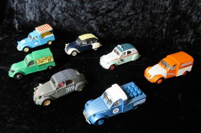 null "NOREV- 7 miniatures Citroën 2 CV" 

 Sept miniatures au 1/43°, divers époques....