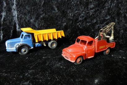 null "DINKY-TOYS- Camion Berliet & Citroën 23"

 Deux miniatures au 1/43°.Camion...