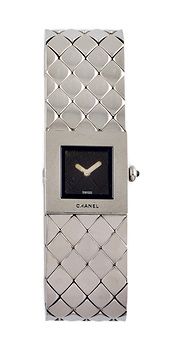 null CHANEL Swiss made n° V.N 91194 MONTRE DE DAME modèle "Matelassée" en acier,...