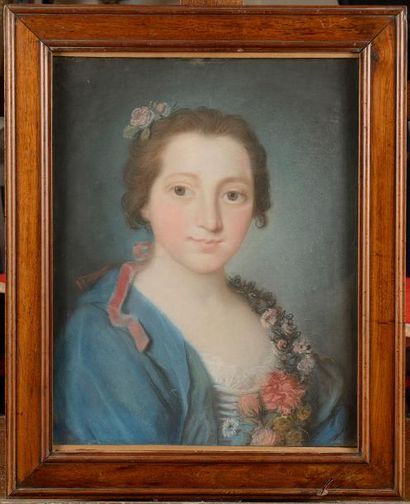 null ECOLE FRANCAISE du XVIIIème siècle Portrait de femme au bouquet de fleurs Pastel...