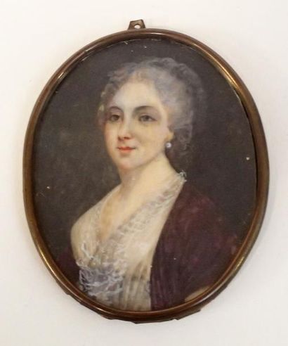 null Lot de 4 MINIATURES : Ecole française vers 1810 Portrait de jeune femme en robe...