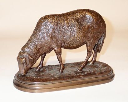 null Rosa BONHEUR (1822-1899) Mouton au paturage Bronze à patine brune nuancée, signé...