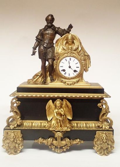null PENDULE en bronze doré et patiné à décor d'Henri IV accoudé sur une borne supportant...