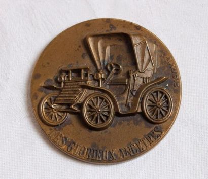 null Jean DULAC ( 1902-1968)

"Médailles -Automobiles Berliet"

Médaille en argent...
