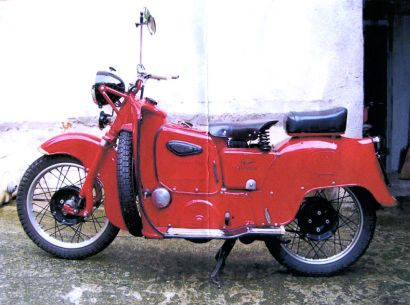 null 1960 

Moto Guzzi

Type Galletto 192

Moteur 160 cc - N° 63280

Titre de circulation...