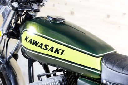 null 1974 

Kawasaki Type 500 H1 MaCh III 

Cadre n°31373 - Moteur 500 cc n°101391

Carte...