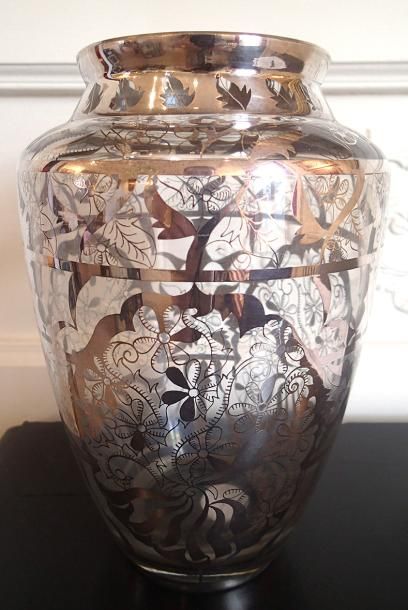 null SAINT GRAAL Vase ovoïde épaulé à col ouvert en verre à décor découpé argenté...