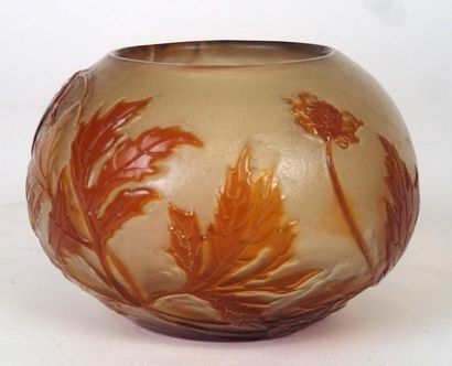 null Etablissements GALLE Petit vase boule en verre double couche brillant à décor...