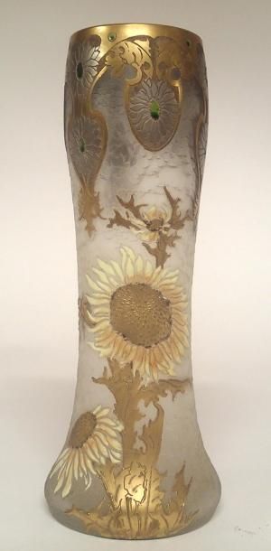 null LEGRAS vase conique à col ovoïde en suite en verre givré à décor en relief de...