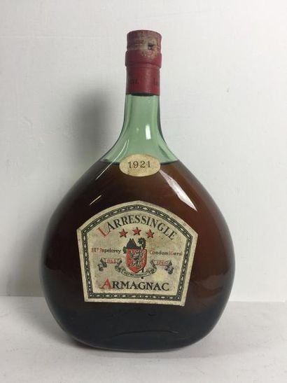 null 1 Flasque (1,5 litre) ARMAGNAC LARRESSINGLE 1921 - Très belle