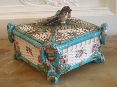 null MAJORELLE NANCY Jardinière en céramique émaillée à décor d'un oiseau sur le...