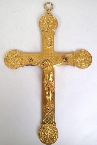 null CROIX en métal doré. XIXème siècle Haut : 23,5 cm