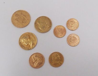 null LOT DE PIECES en or jaune : 3 pièces de 10 Francs 1909, 1910 et 1912, 20 Lire...