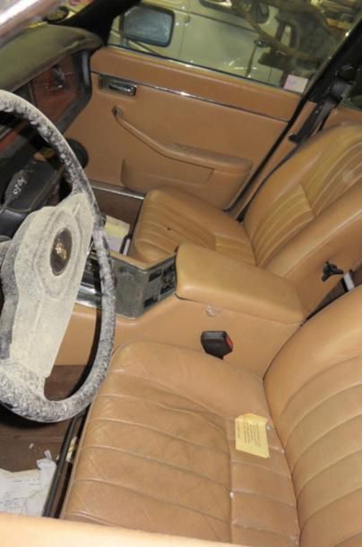 null 1981 JAGUAR XJ6

Moteur 4.2 L - châssis n°SAJJAALP4CC329487

Sellerie : cuir...