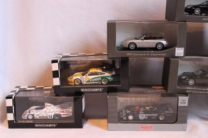 null "Miniatures Porsche"

Lot de 10 miniatures Porsche au 1:43eme.

- 4 miniatures...
