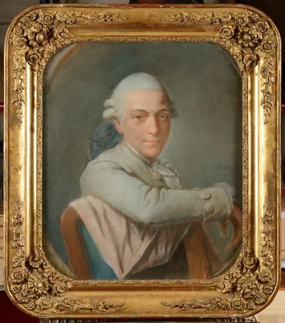 null ECOLE FRANCAISE du XVIIIème siècle Portrait de gentilhomme Pastel signé à droite...