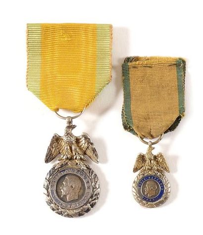 null FRANCE – SECOND EMPIRE MEDAILLE MILITAIRE Deux médailles du 2e type, en argent,...