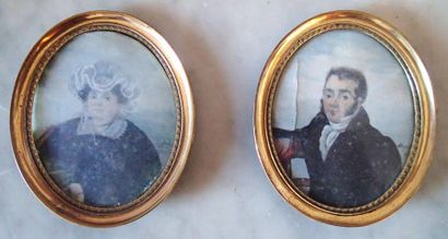 null ECOLE FRANCAISE XIXème siècle Couple Paire de Miniatures ovales sur ivoires...