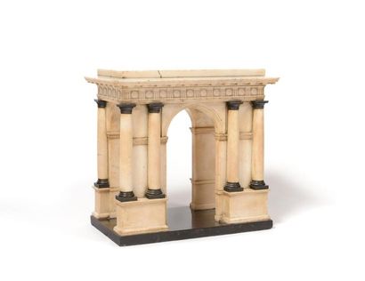 null maquette d’un arc de triomphe en albâtre et marbre blanc avec une ouverture...