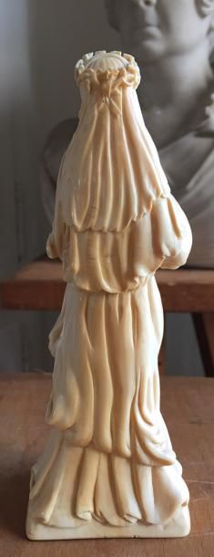null VIERGE A L'ENFANT en ivoire sculpté XIXème siècle Haut : 17 cm (fentes)