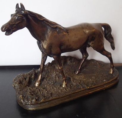 null Pierre-Jules MENE (1810 - 1879) Cheval hennissant Bronze patiné, signé sur la...