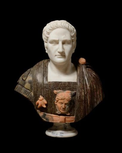 null PAIRE DE BUSTES sur piedouche en marbre à l'effigie de l'Empereur Hadrien cuirassé,...