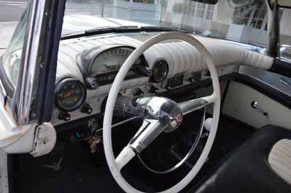 null 1955 

FORD THUNDERBIRD

Cabriolet V8 - N° de série : P5FH201430

Titre de circulation...
