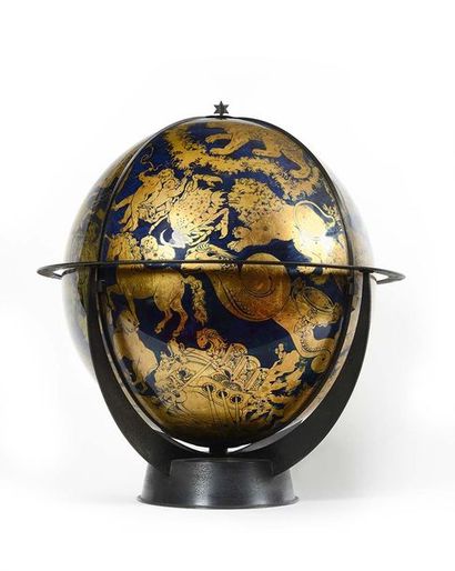 null Georges GOETZ (Paris, 1910 - 2001) Globe céleste en fixé sous verre à riche...