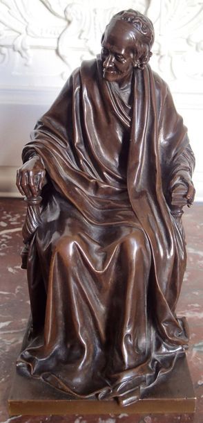 null Jean Antoine HOUDON (1741-1828) d'après Voltaire assis Bronze à patine brune...