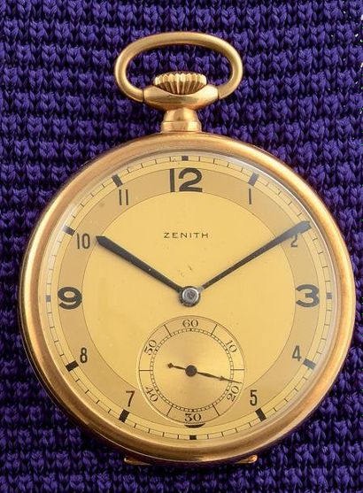 null ZENITH

vers 1960

Montre de poche

Boîtier rond en or jaune 18k, lunette lisse,...