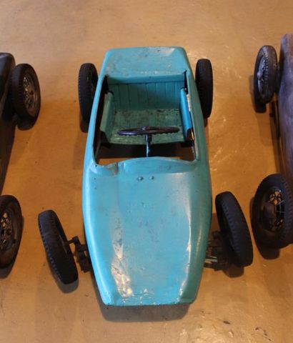 null "Quatre Lotus - Automobiles pour enfants"


Quatre automobiles à pédales pour...