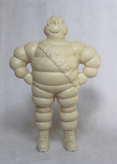 null "Figurine Michelin"
Figurine Michelin dites "Le Fierot", en platre. H: 31 cm....