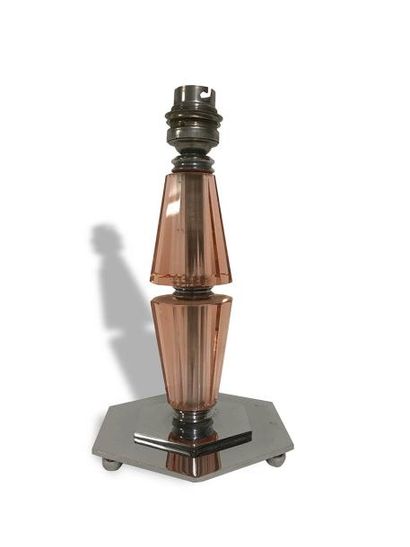 null G. HUMBERT Lampe de chevet composée de deux éléments en verre conique facetté...