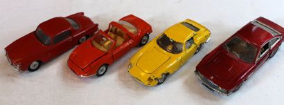 null "DINKY- TOYS - Ferrari, Porsche, Alfa Romeo, Monteverdi…."

Lot de sept miniatures...