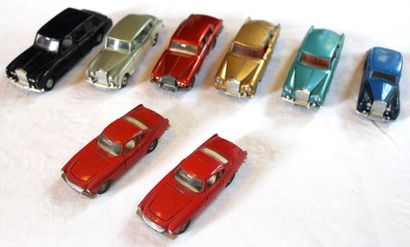 null "DINKY-TOYS - Rolls-Royce & Volvo"

Lot de huit miniatures au 1/43ème de la...