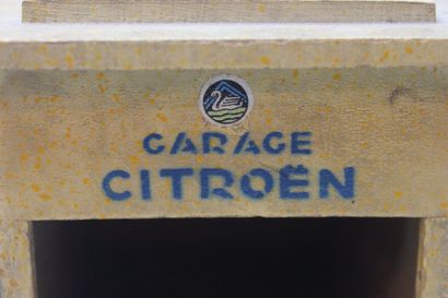 null « Jouets Citroën : Garage en Bois »

Garage en bois peint des jouets Citroën,...