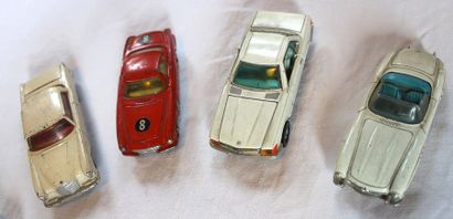null "CORGI TOYS - Mercedes- Benz et Volvo"

Lot de onze miniatures au 1/43ème de...
