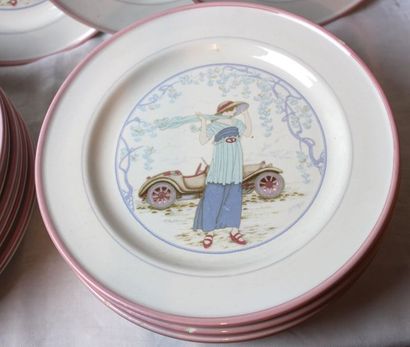 null Assiettes «  Jeune femme et Bugatti  »

Série de 19 assiettes en porcelaine...