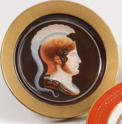 null SÈVRES 
Louis Bertin Parant (1798-1851) 
Médaillon circulaire en porcelaine...