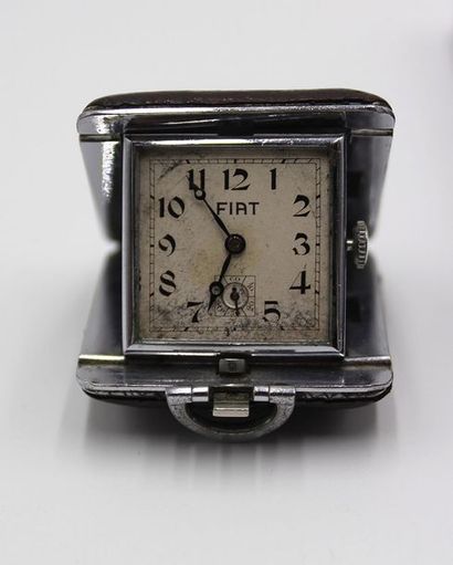 null « Horlogerie Automobile » -Pendulette promotionnelle Fiat, N° 796. dans un boitier...