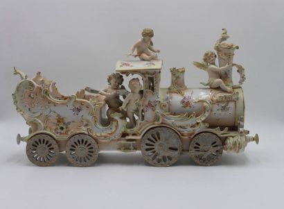 null « Locomotive «  Eros  » Porcelaine de Saxe. Important sujet en porcelaine de...