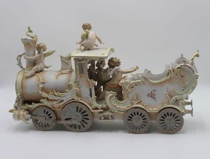 null « Locomotive «  Eros  » Porcelaine de Saxe. Important sujet en porcelaine de...