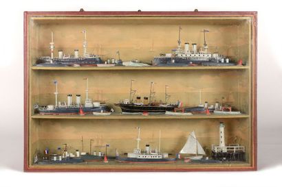 null CBG ronde bosse : Diorama à 3 étages : Bateaux d’escadre – torpilleurs – cuirassiers...