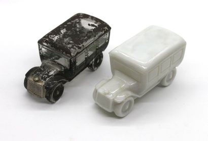 null « Bonbonnières Automobiles »


- Bonbonnière en porcelaine émaillée. Limousine...