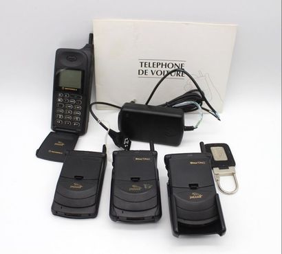 null "Téléphones Jaguar"


4 téléphones de voitures " Motorola", destinés aux automobiles...