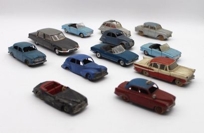 null "Dinky Toys - Véhicules marques Française"


Miniatures à l'échelle 1/43 ème....
