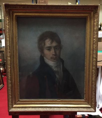 null ECOLE FRANCAISE Vers 1810 Portrait d'un homme au catogan Pastel 57 x 46 cm (à...